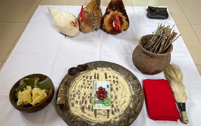 Consultation de voyance africaine divination Fâ et géomancie sacrée par le marabout voyant